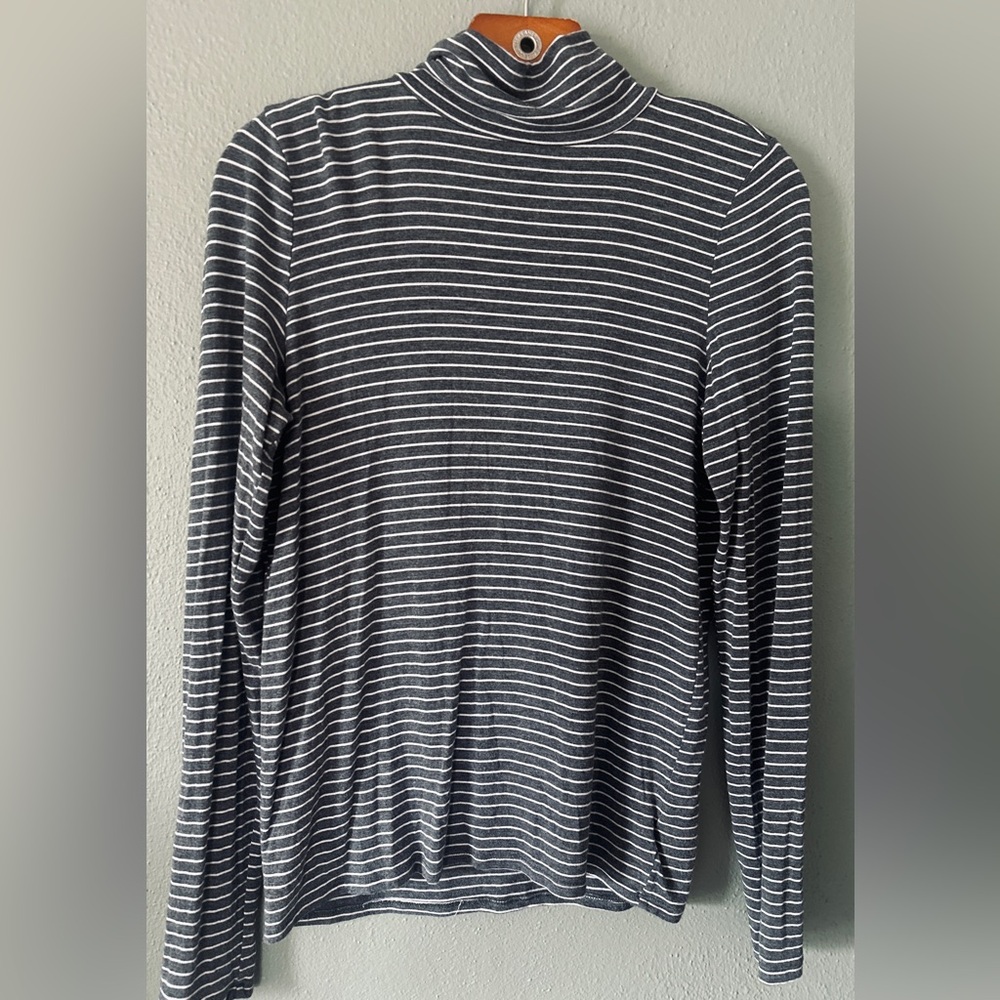 AMERICAN EAGLE ‘Soft & Sexy’ Turtleneck T-Shirt | Grey/White Striped | M